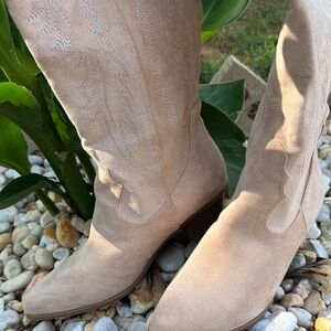 Elegant Tan Heeled Boots
